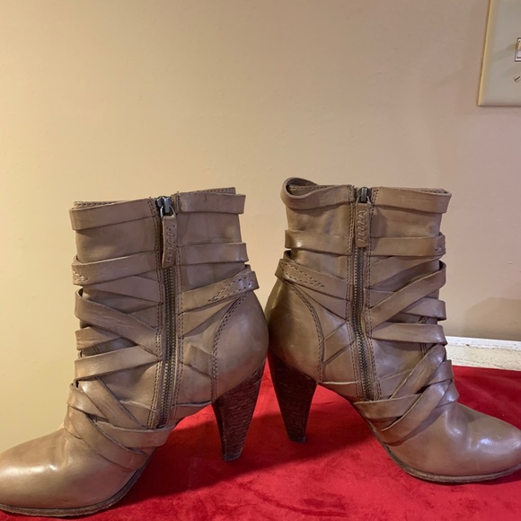 Frye Mikaela Strappy Ankle Boots - Picture 10 of 14